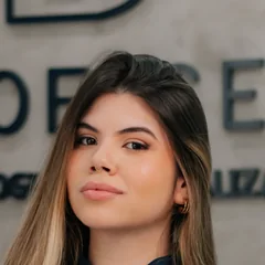 Dra. Ana Laura Almeida, cirurgiã-dentista da DentoEssence Santos